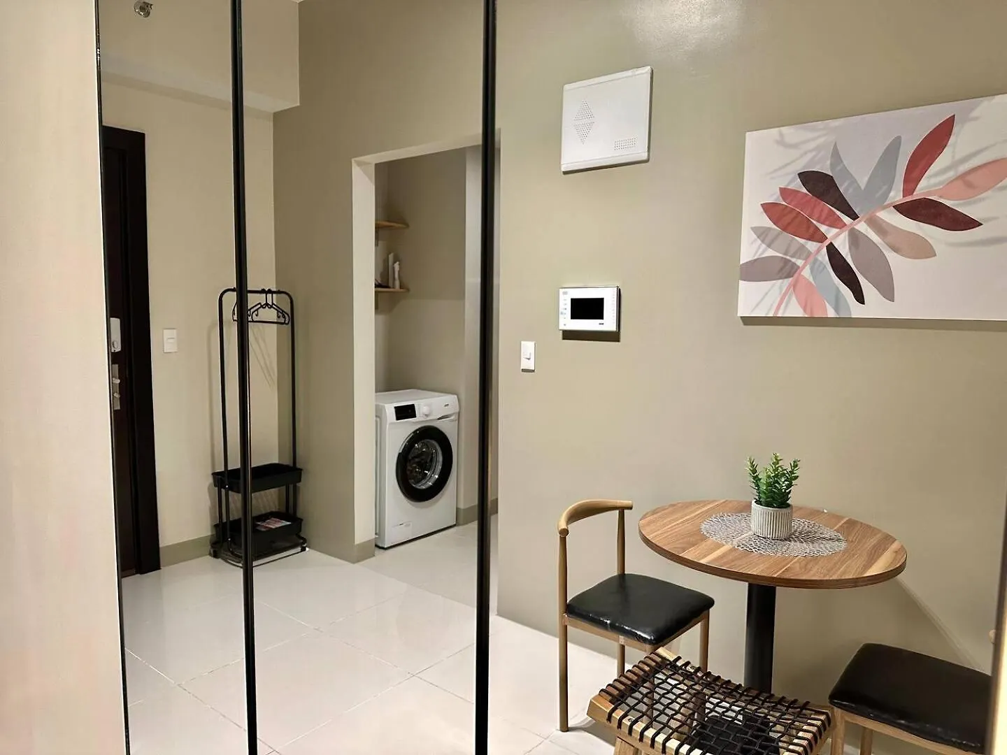 Apartment Private Condo Unit In Uptown Parksuites I & II Manila