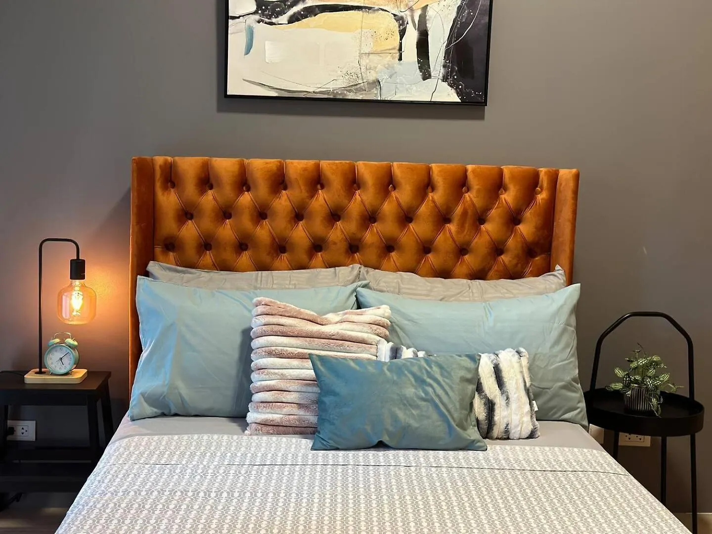 Apartment Private Condo Unit In Uptown Parksuites I & II Manila
