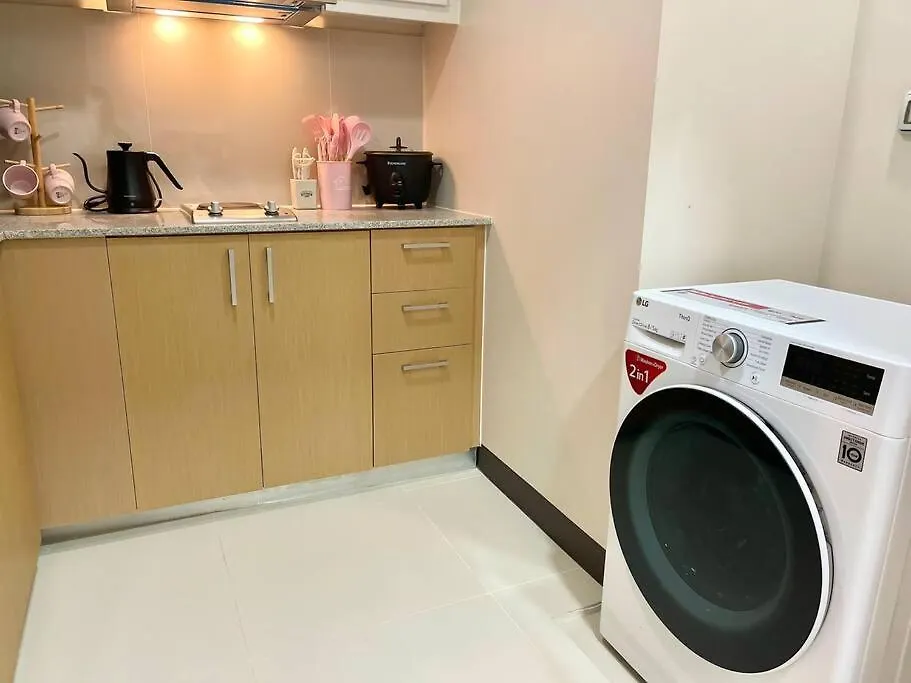 Private Condo Unit In Uptown Parksuites I & II Manila Apartment