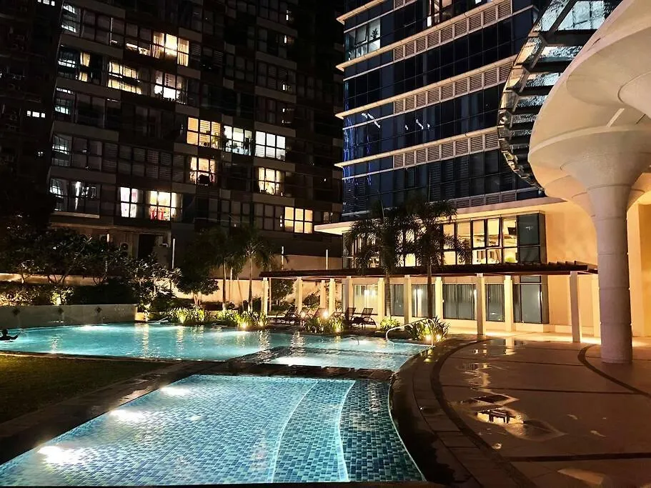 Private Condo Unit In Uptown Parksuites I & II Manila Apartment