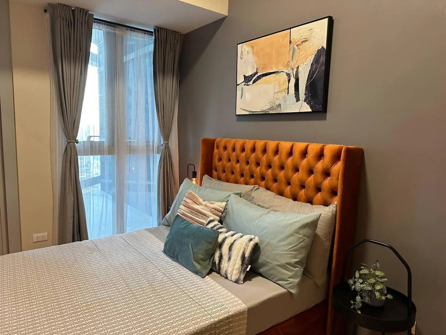 Apartment Private Condo Unit In Uptown Parksuites I & II Manila
